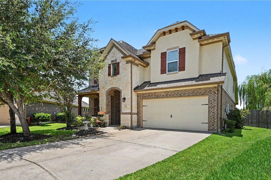 Property photo for 2302 Blue Jay Lane, Katy, TX