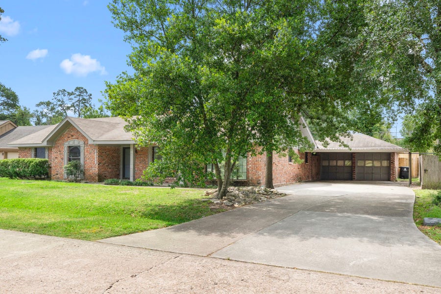 Property photo for 10139 Knoboak Drive, Houston, TX