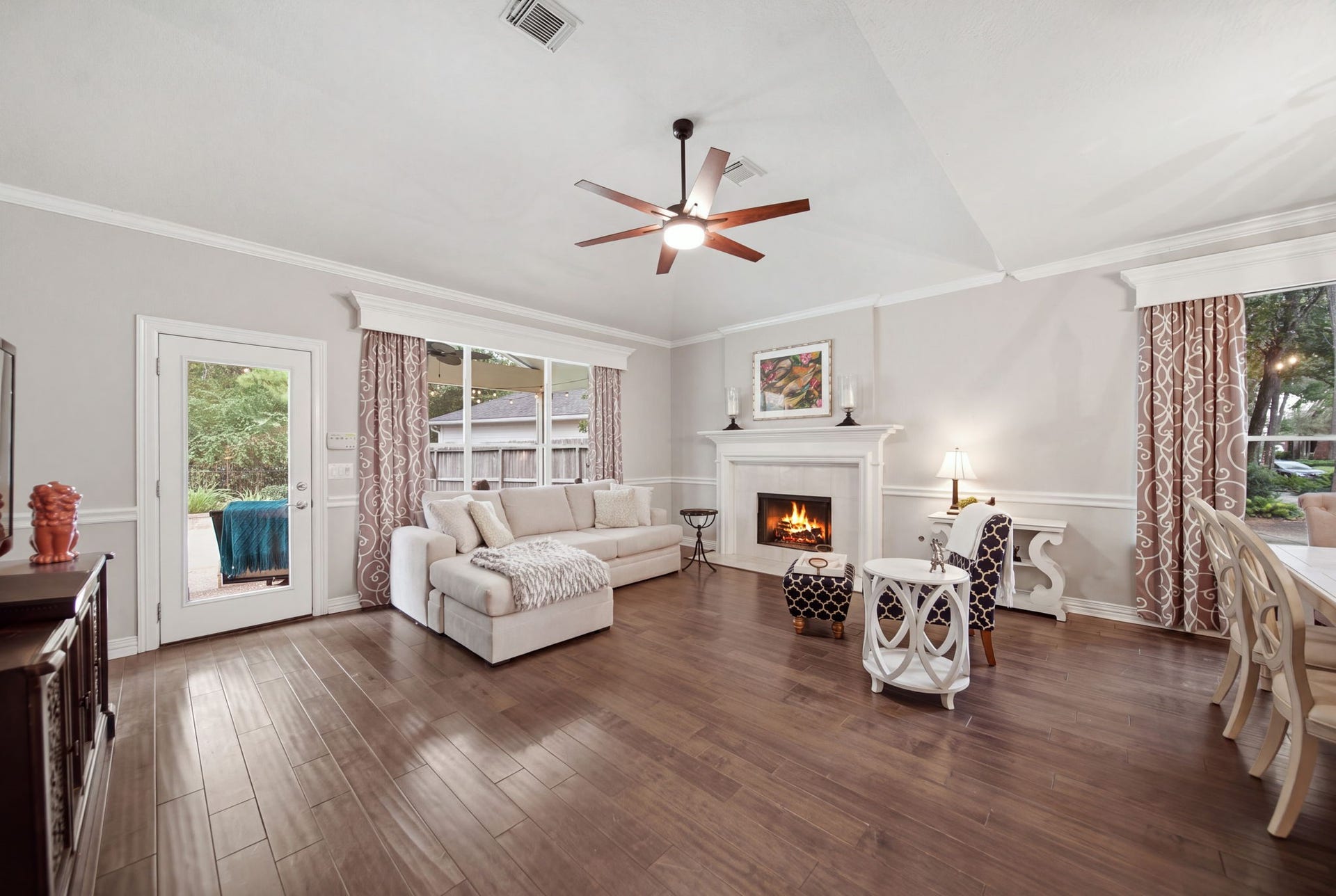 99 E Sterling Pond Circle, The Woodlands, TX 77382 99 E Sterling Pond Circle, The Woodlands, TX 77382