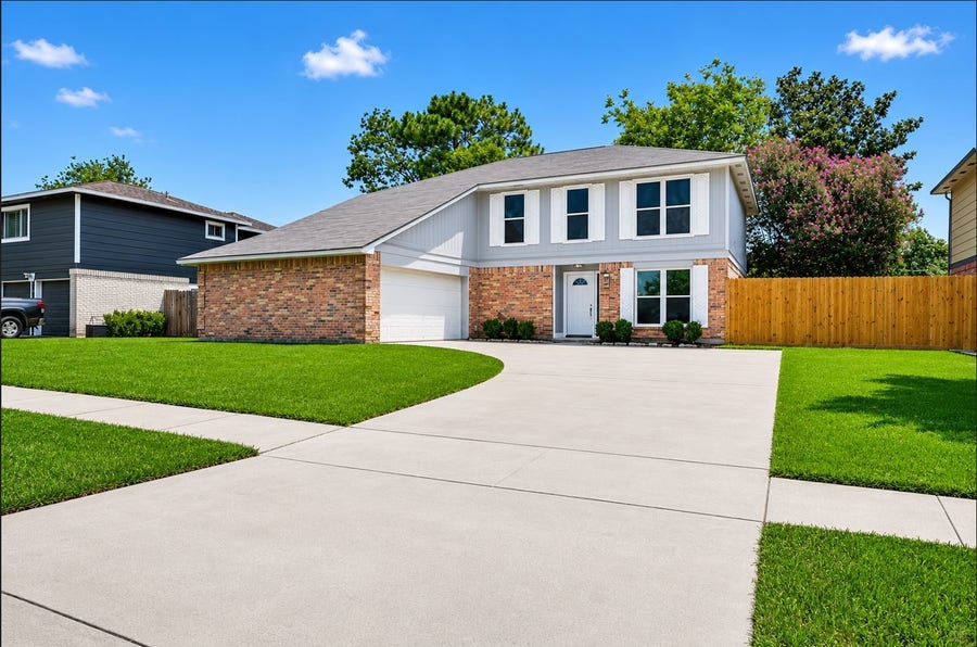 Property photo for 202 Civil Drive, League City, TX