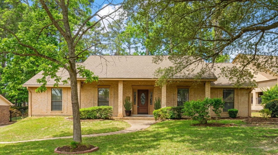 Property photo for 105 Greenbriar Drive, Conroe, TX