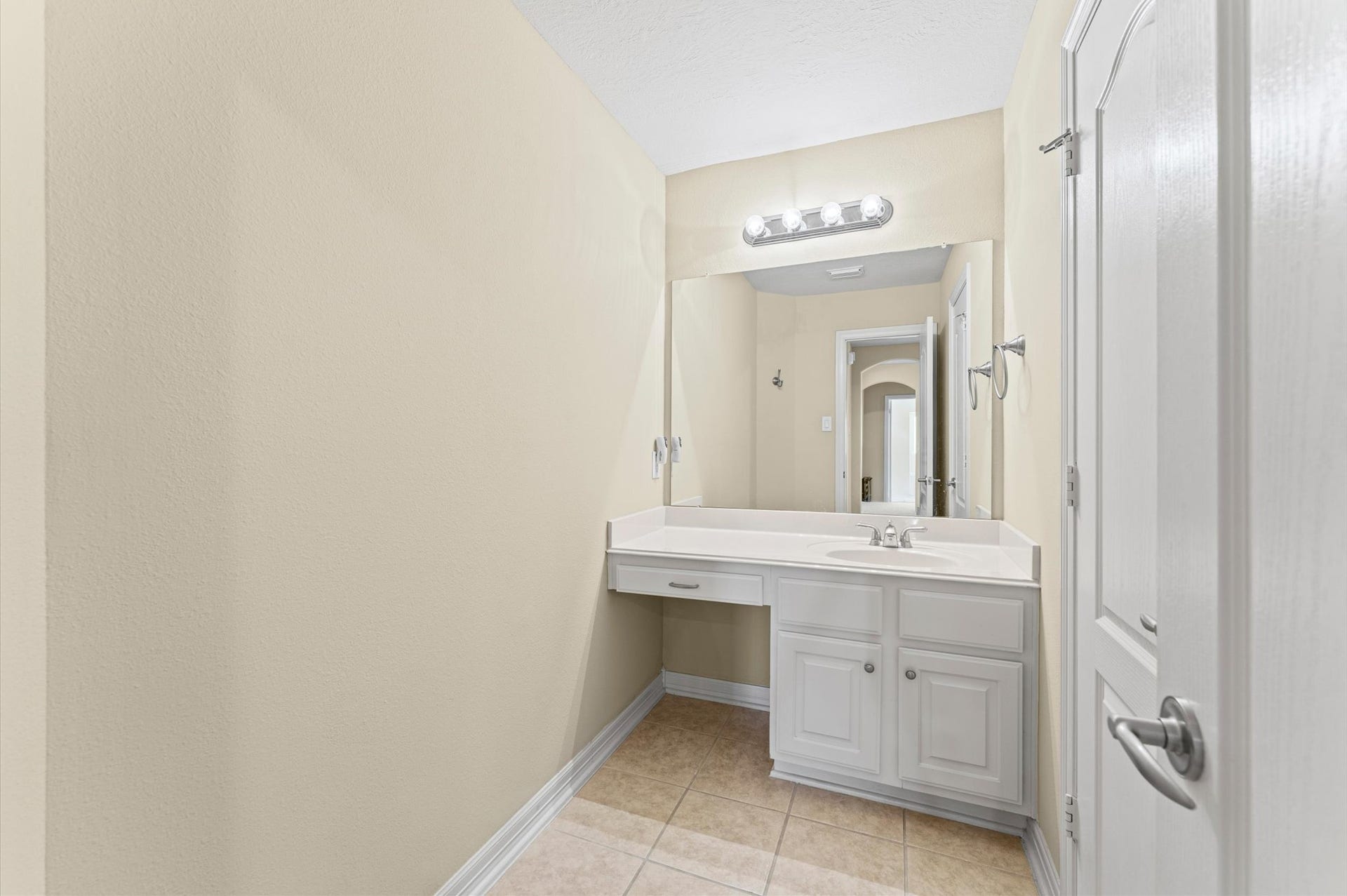 8511 Stones Throw Lane, Missouri City, TX 77459 Bathroom Sink for Bedroom 3