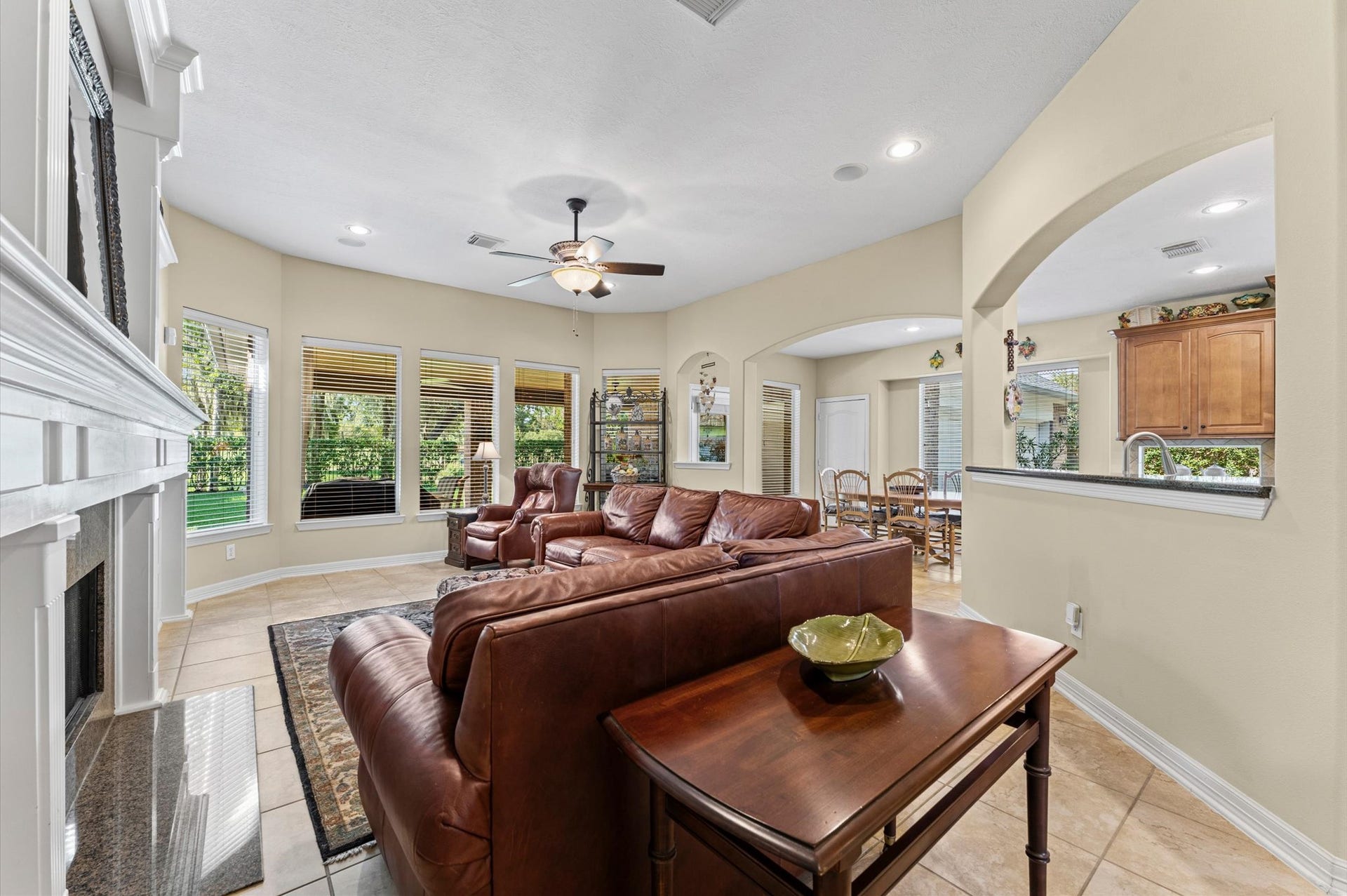 8511 Stones Throw Lane, Missouri City, TX 77459 Living Room