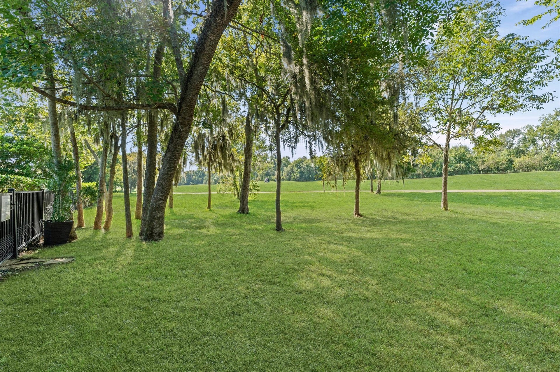 8511 Stones Throw Lane, Missouri City, TX 77459 Golf Course View towards Green out back Gate