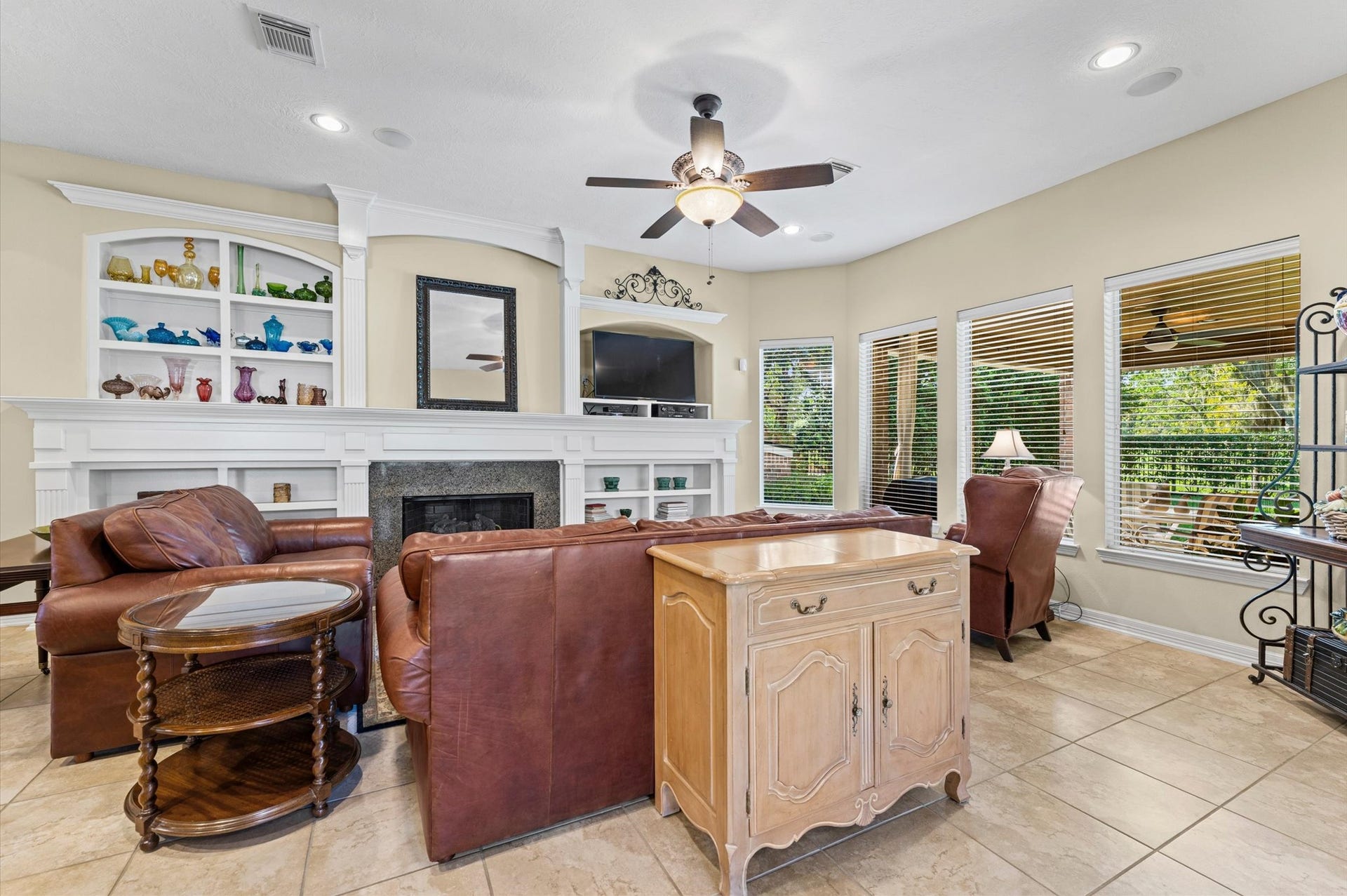 8511 Stones Throw Lane, Missouri City, TX 77459 Living Room