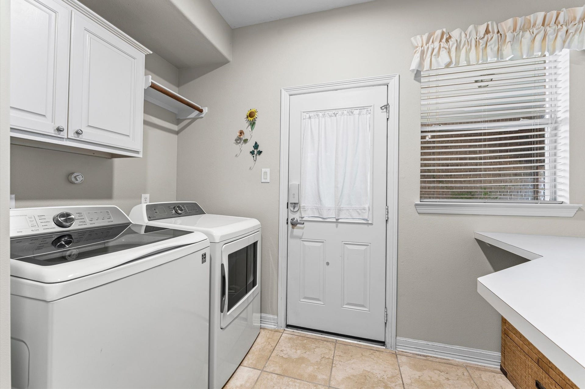 8511 Stones Throw Lane, Missouri City, TX 77459 Utility Room