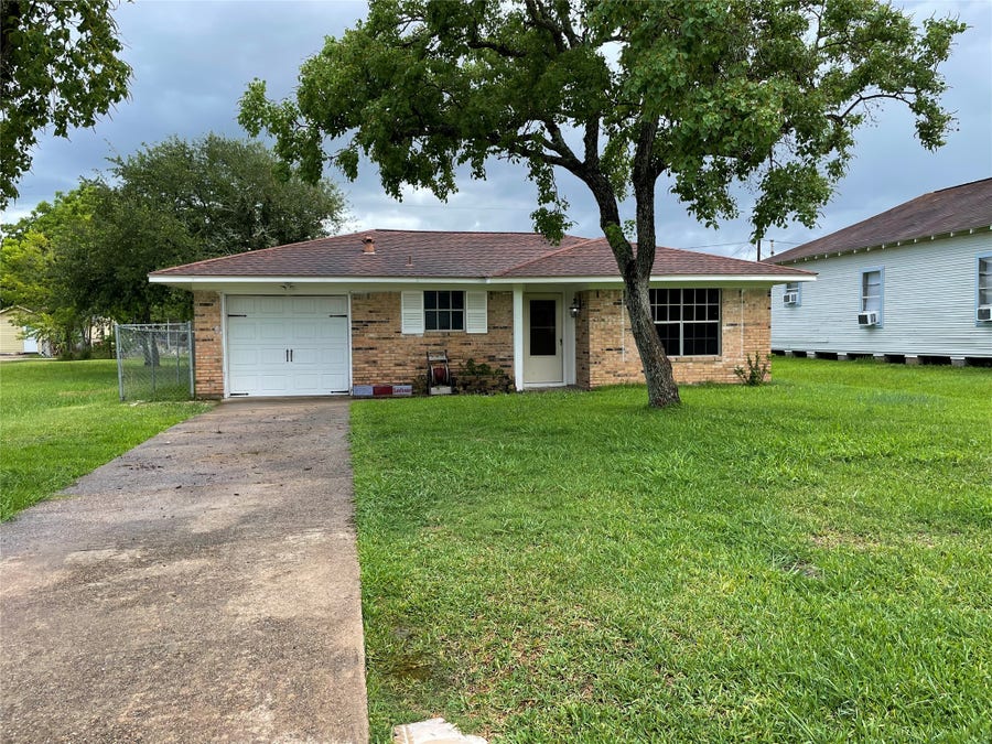 Property photo for 6 N Avenue C, Freeport, TX