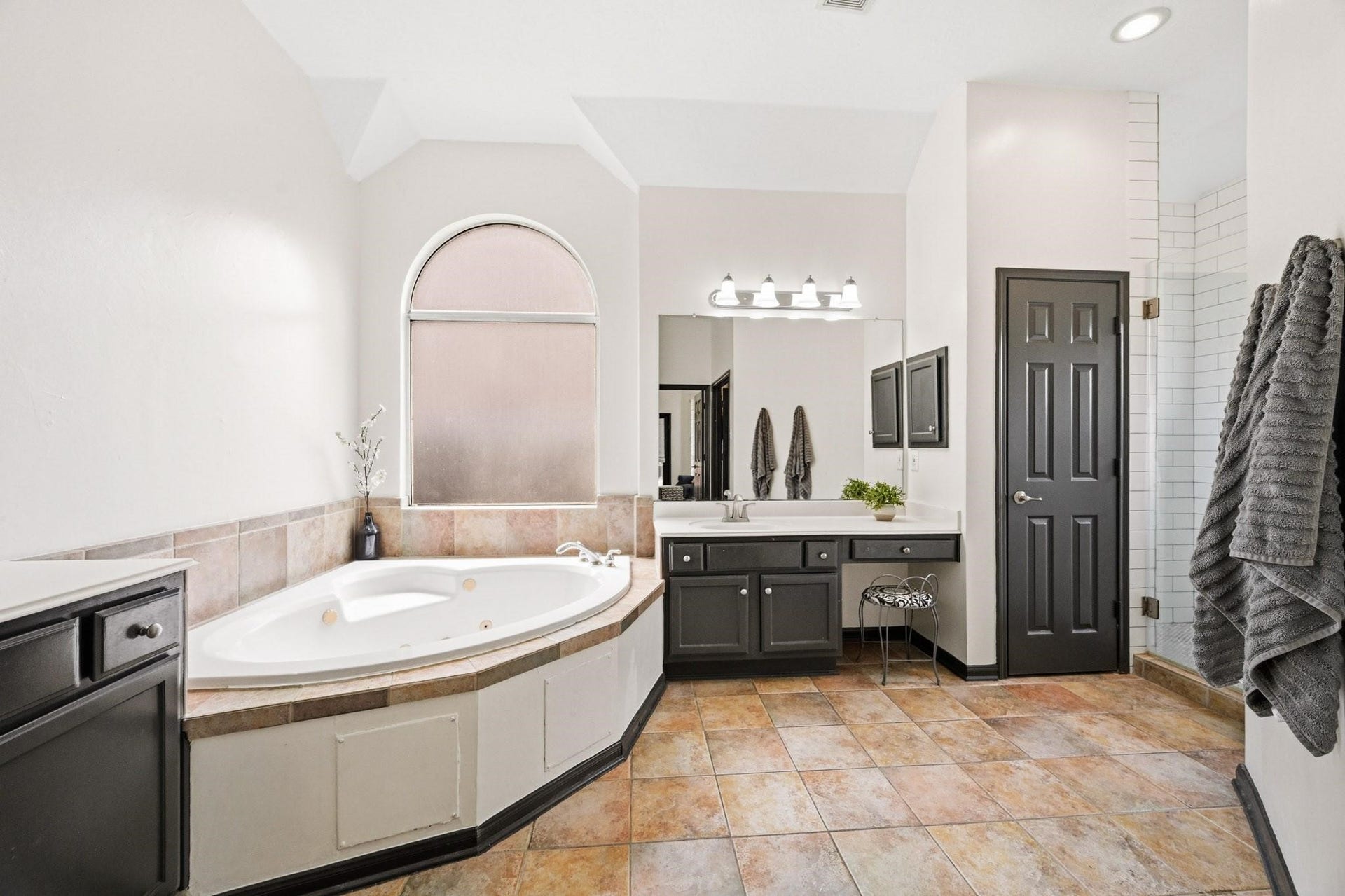 3807 Oakland Circle, Missouri City, TX 77459 3807 Oakland Circle, Missouri City, TX 77459