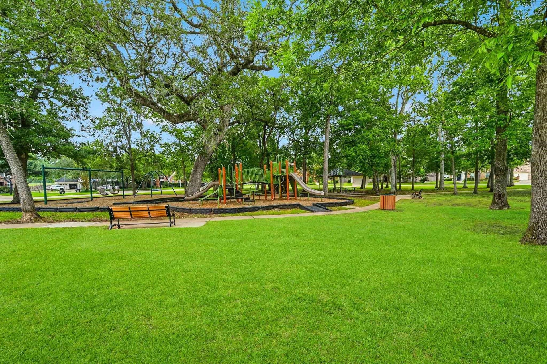 3807 Oakland Circle, Missouri City, TX 77459 Park across the street
