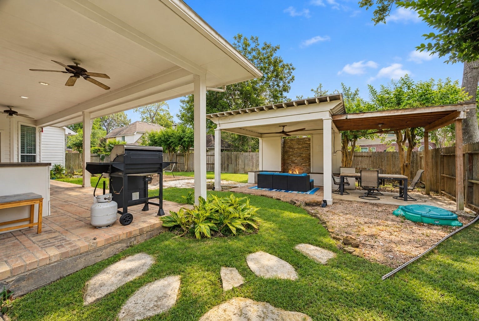 3807 Oakland Circle, Missouri City, TX 77459 3807 Oakland Circle, Missouri City, TX 77459