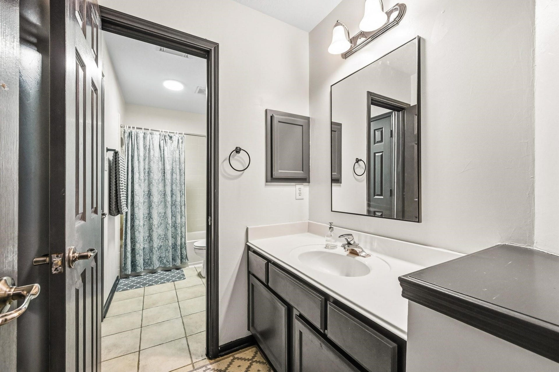 3807 Oakland Circle, Missouri City, TX 77459 3807 Oakland Circle, Missouri City, TX 77459