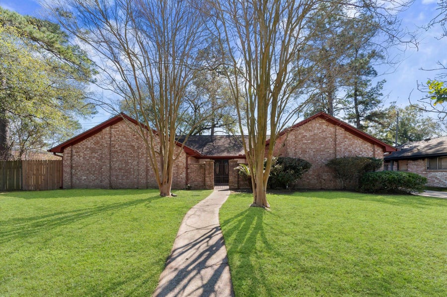 Property photo for 10423 Windriver Drive, Houston, TX