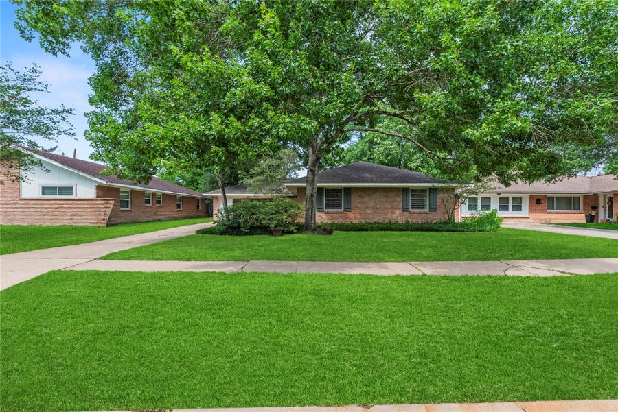 Property photo for 6110 Shadow Crest Street, Houston, TX