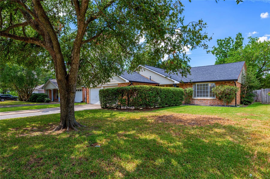 Property photo for 10714 Hillcroft Avenue, Houston, TX