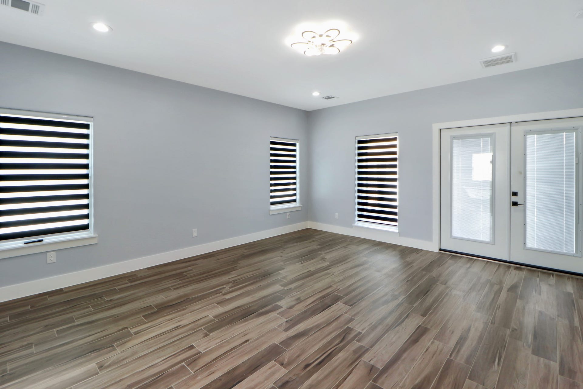 3027 Clinton Drive, Houston, TX 77020