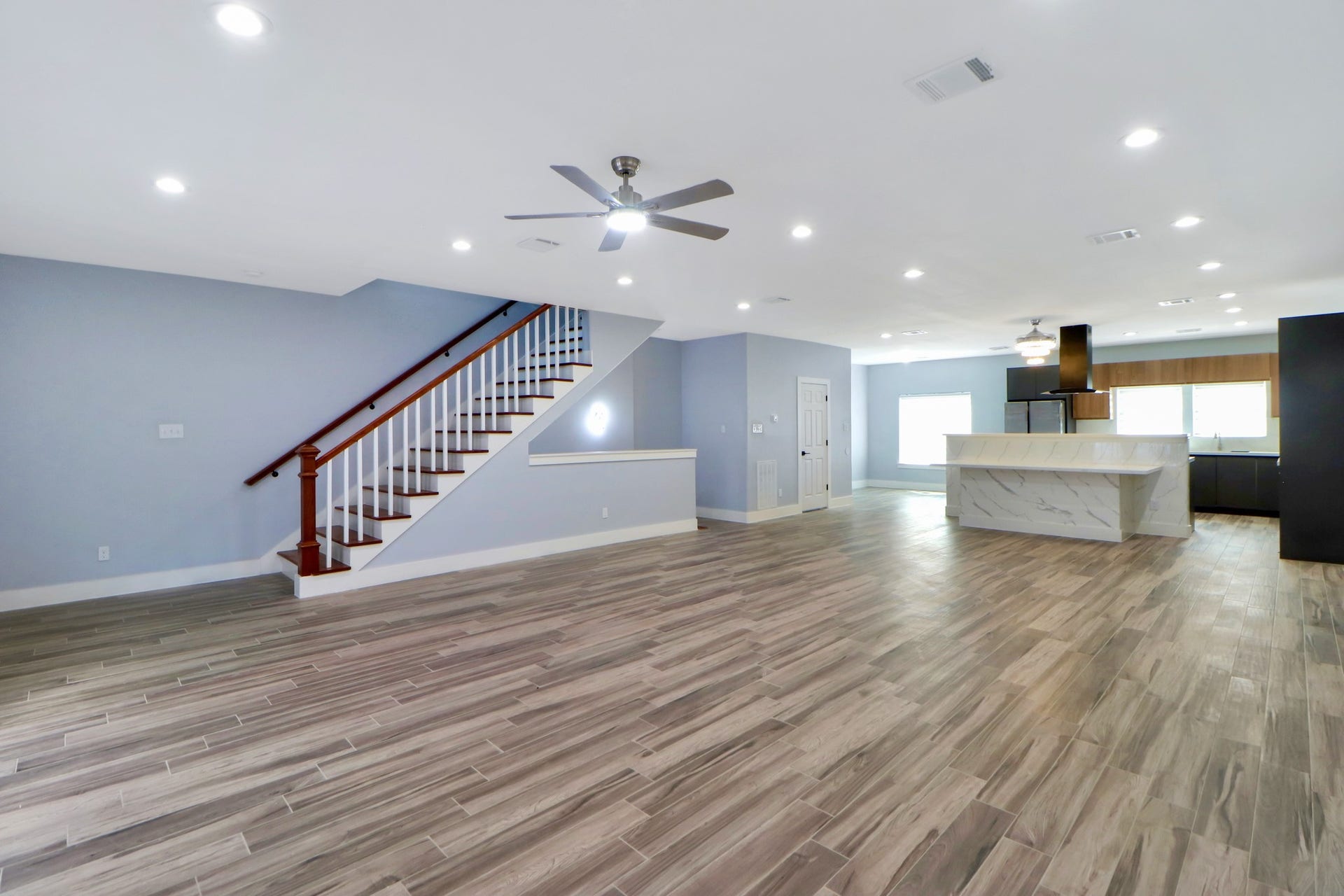3027 Clinton Drive, Houston, TX 77020