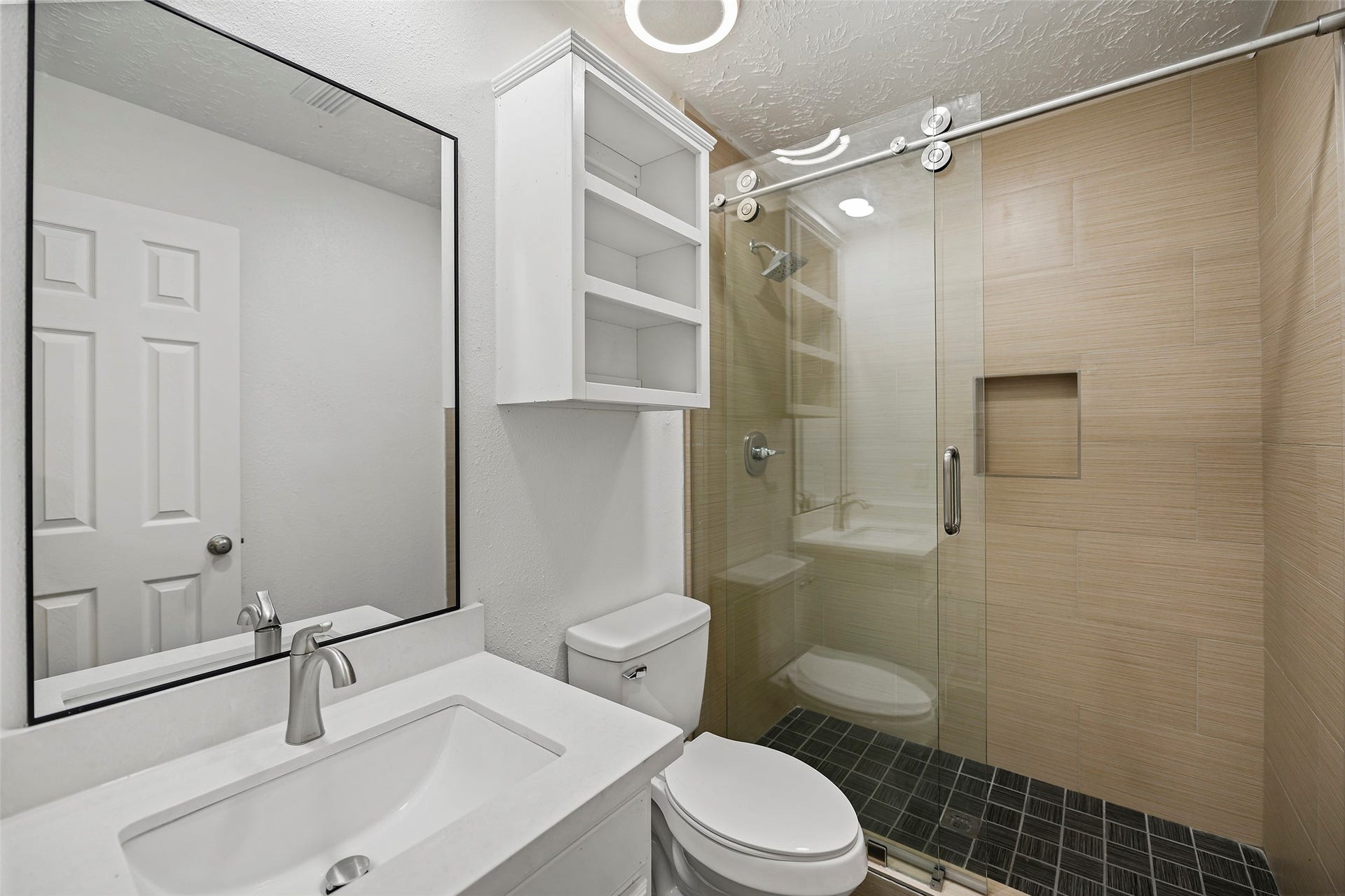 19331 Diversion Drive, Tomball, TX 77375 Updated Full Bathroom with walk-in shower