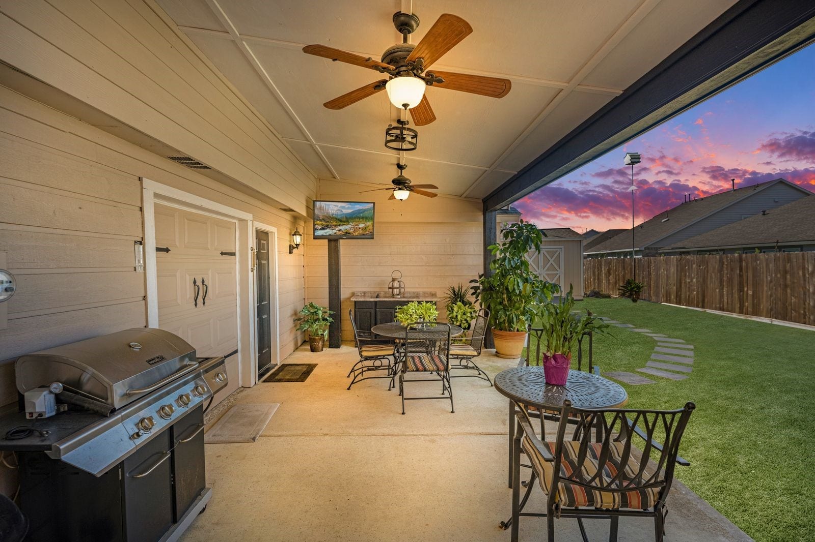 16043 Spinnaker Drive, Crosby, TX 77532 16043 Spinnaker Drive, Crosby, TX 77532