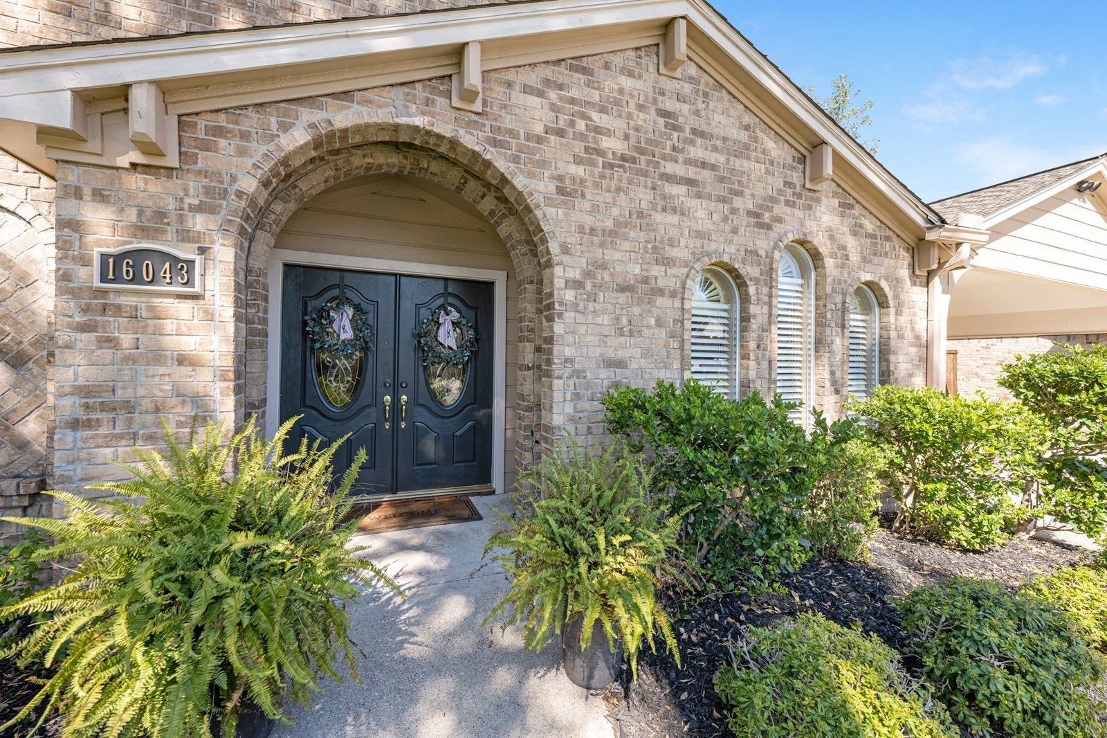 16043 Spinnaker Drive, Crosby, TX 77532 16043 Spinnaker Drive, Crosby, TX 77532