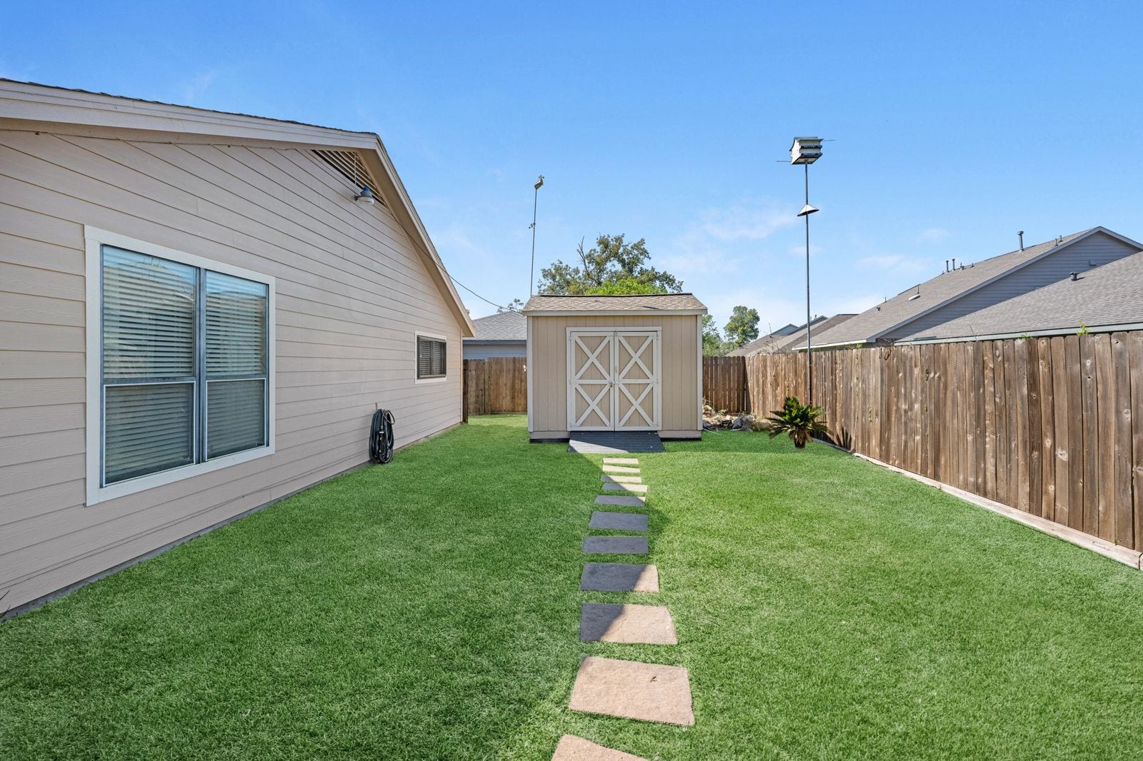16043 Spinnaker Drive, Crosby, TX 77532 16043 Spinnaker Drive, Crosby, TX 77532