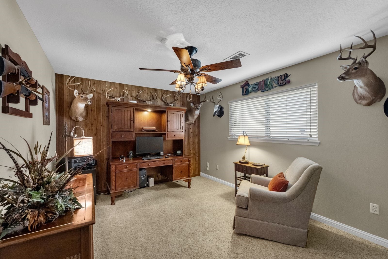 16043 Spinnaker Drive, Crosby, TX 77532 16043 Spinnaker Drive, Crosby, TX 77532