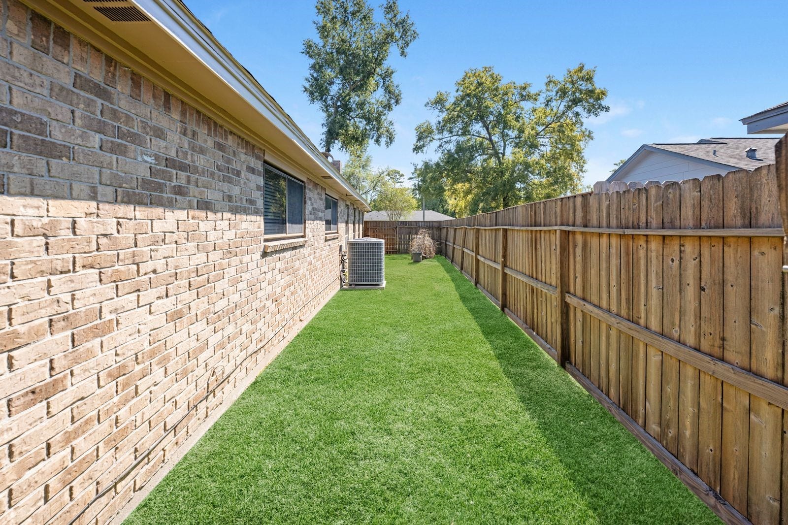 16043 Spinnaker Drive, Crosby, TX 77532 16043 Spinnaker Drive, Crosby, TX 77532