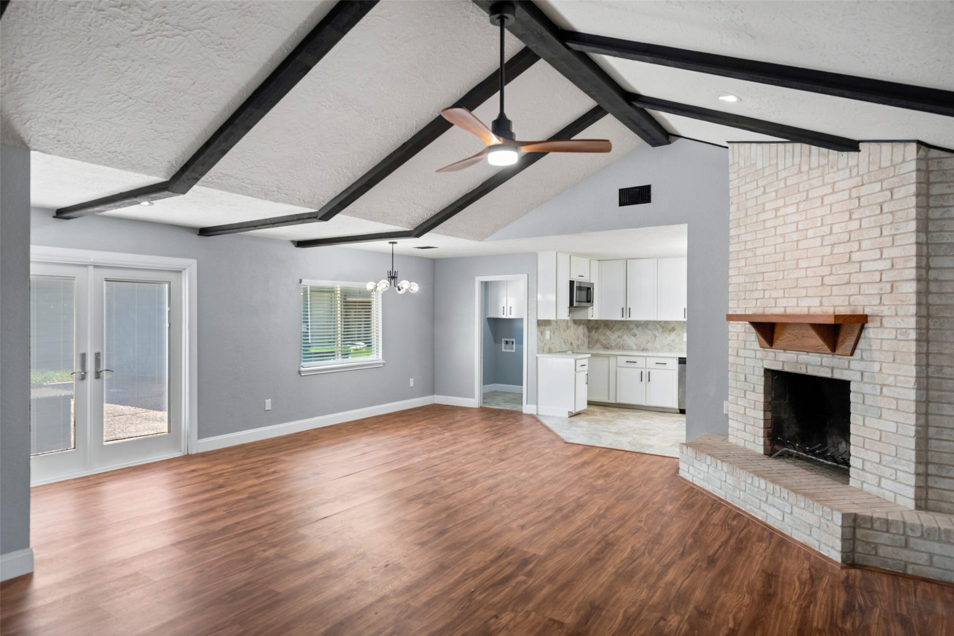 3211 N Park Drive, Missouri City, TX 77459 3211 N Park Drive, Missouri City, TX 77459