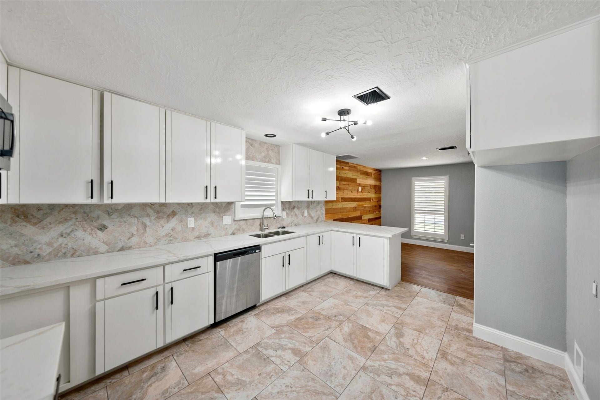 3211 N Park Drive, Missouri City, TX 77459 3211 N Park Drive, Missouri City, TX 77459