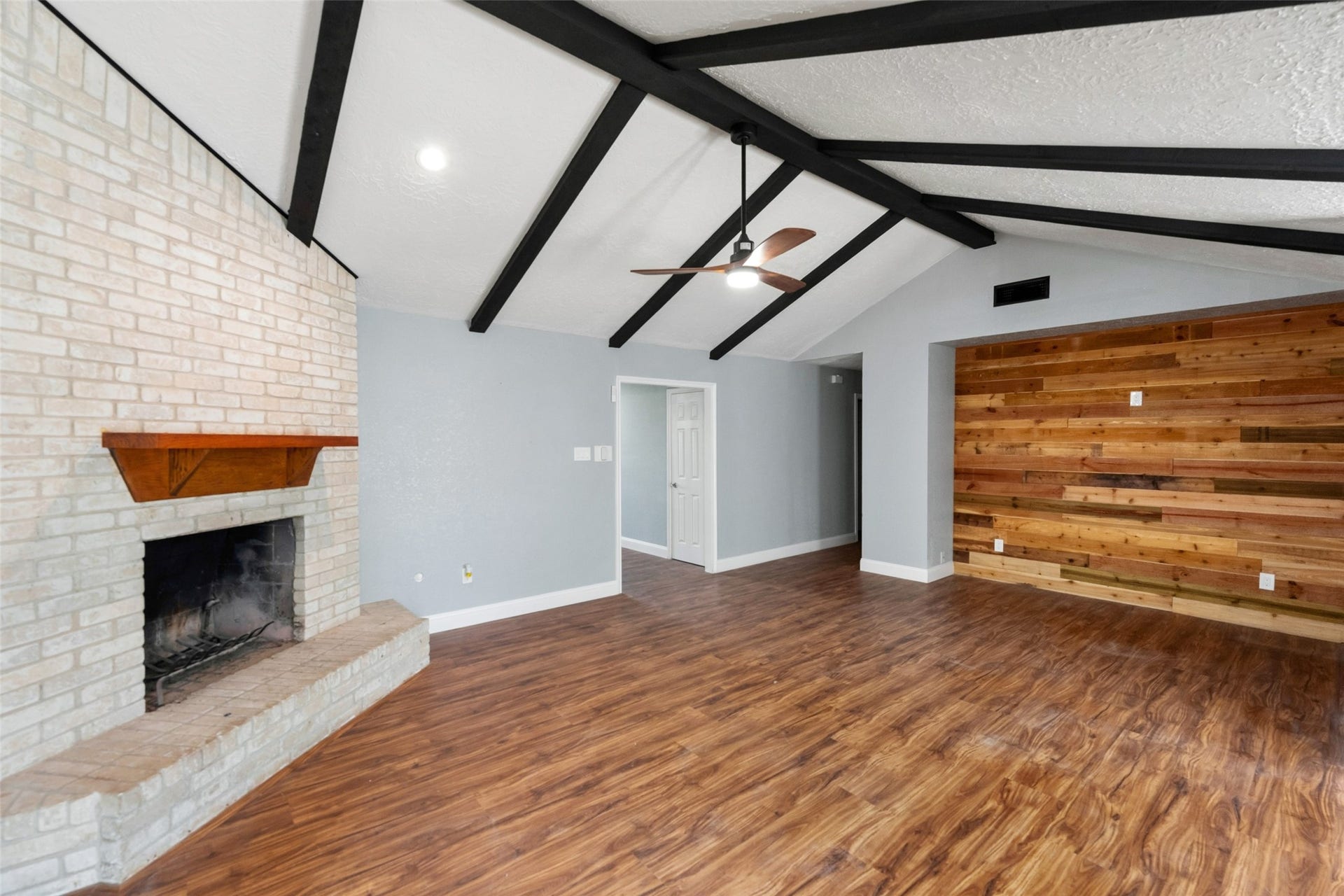 3211 N Park Drive, Missouri City, TX 77459 3211 N Park Drive, Missouri City, TX 77459
