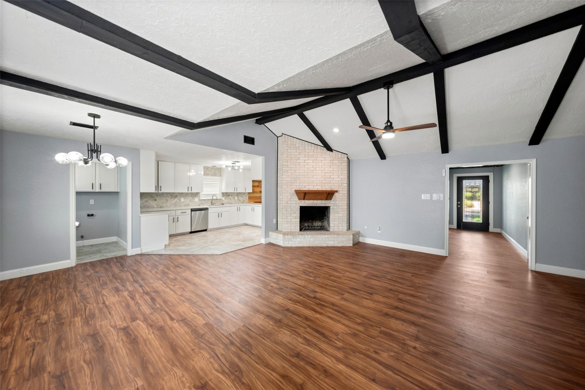 3211 N Park Drive, Missouri City, TX 77459 3211 N Park Drive, Missouri City, TX 77459