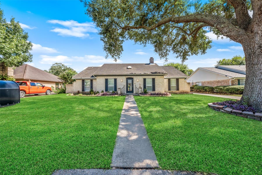 Property photo for 3211 N Park Drive, Missouri City, TX
