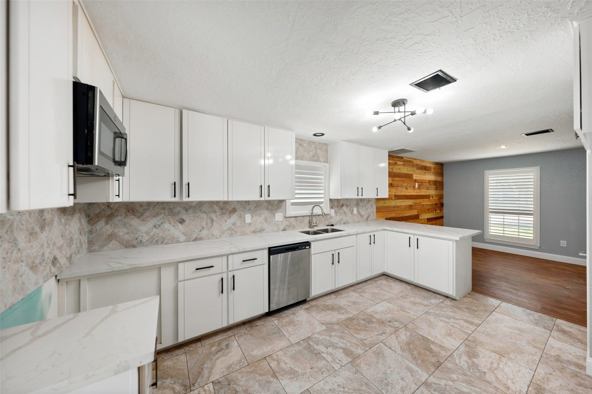 3211 N Park Drive, Missouri City, TX 77459 3211 N Park Drive, Missouri City, TX 77459