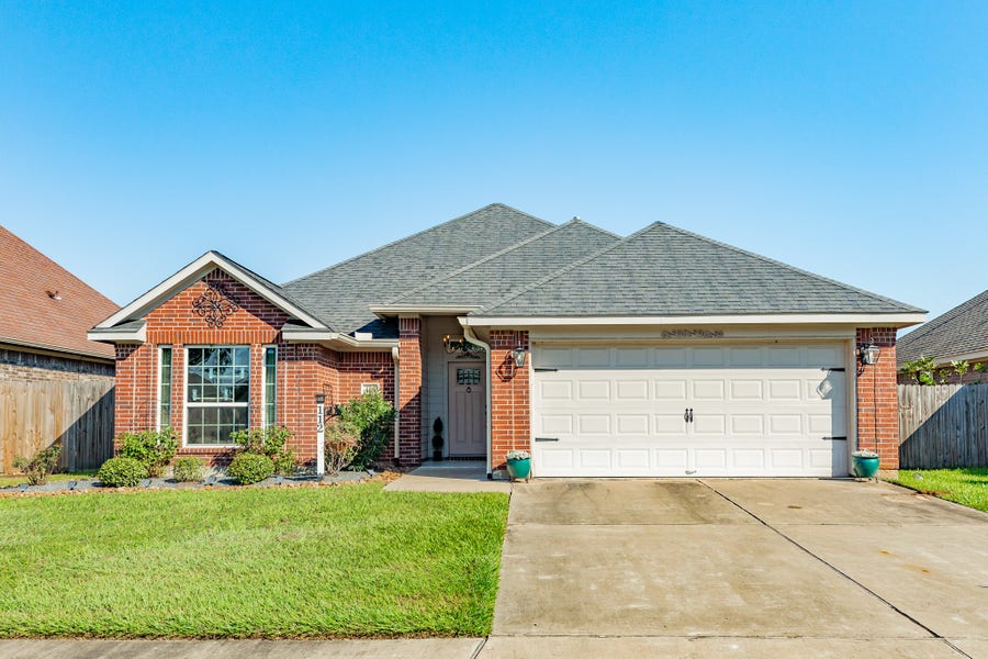 Property photo for 112 Blue Jay Court, Richwood, TX