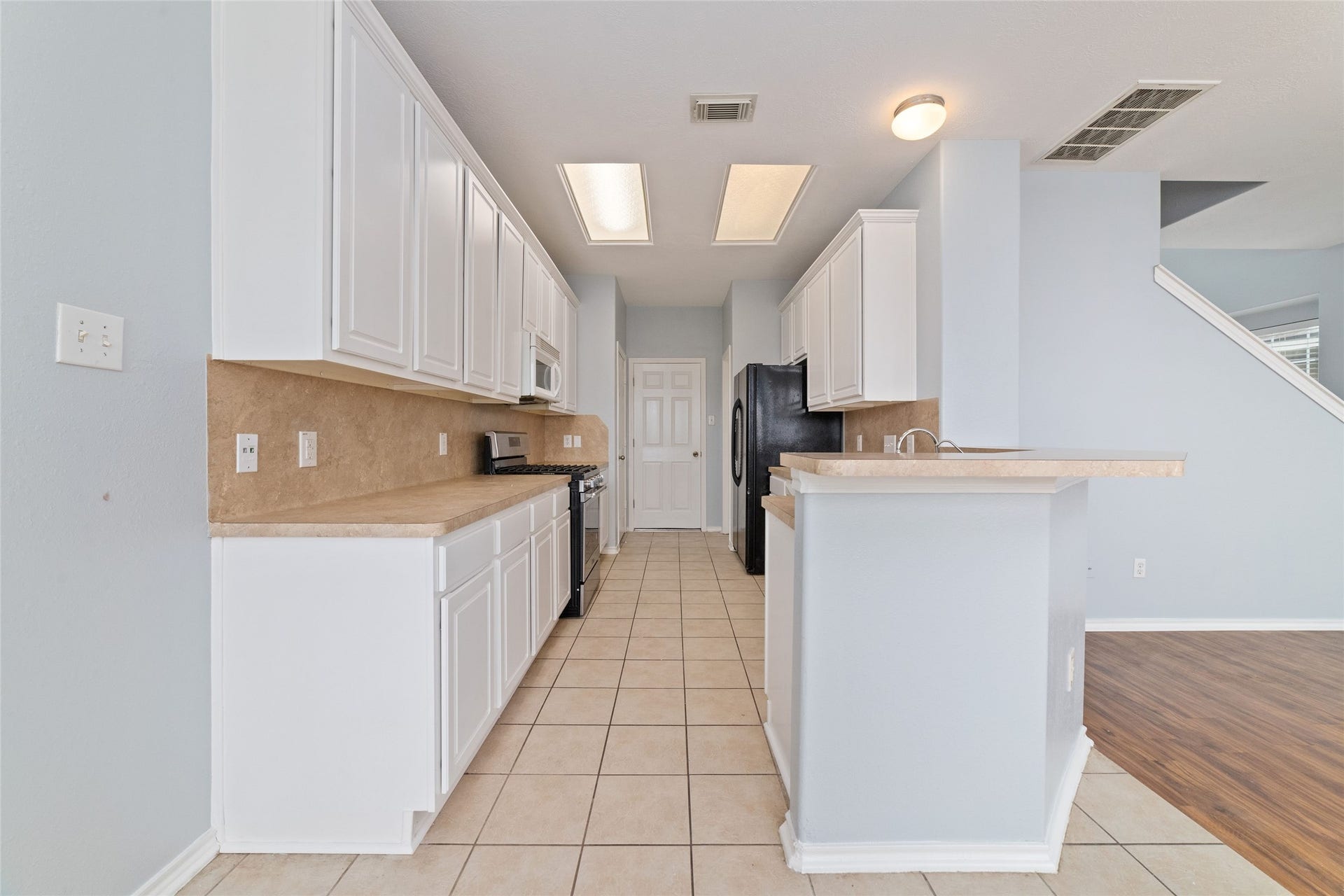 8734 Rainglen Lane, Houston, TX 77044