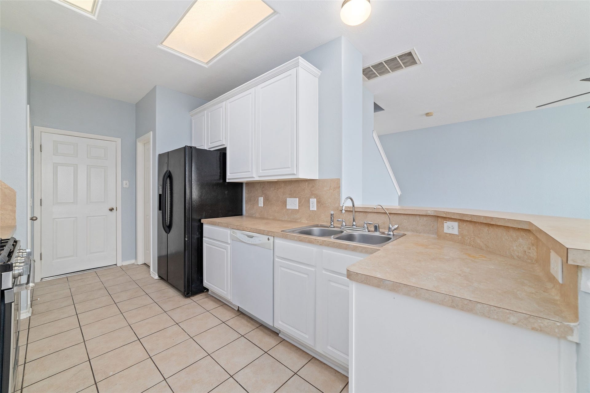 8734 Rainglen Lane, Houston, TX 77044