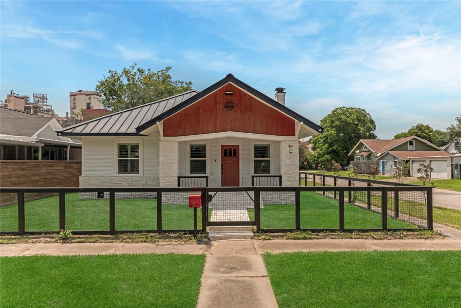 Property photo for 402 Hunt Street, Houston, TX