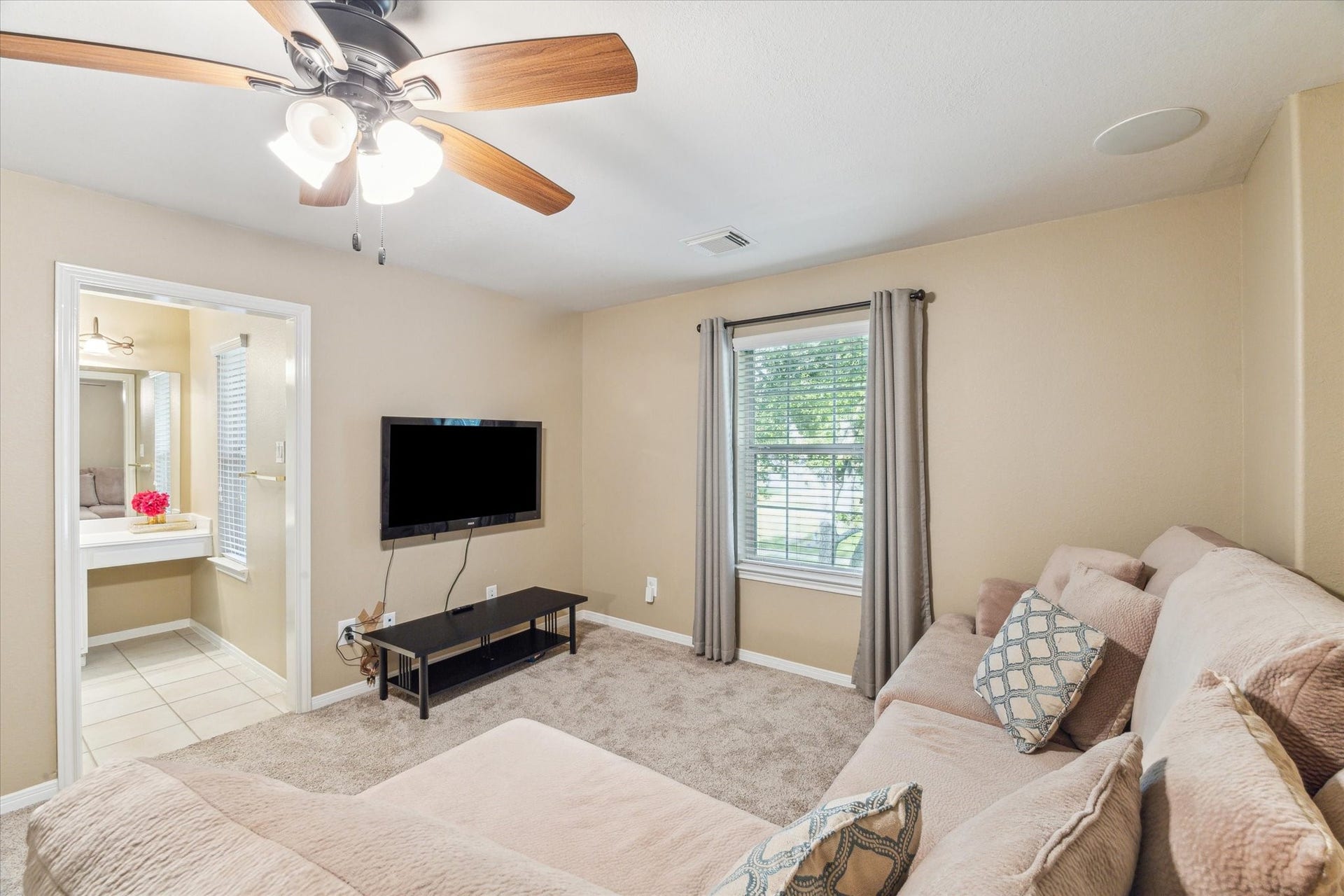 3608 Mahejan Drive, Pearland, TX 77584 3608 Mahejan Drive, Pearland, TX 77584