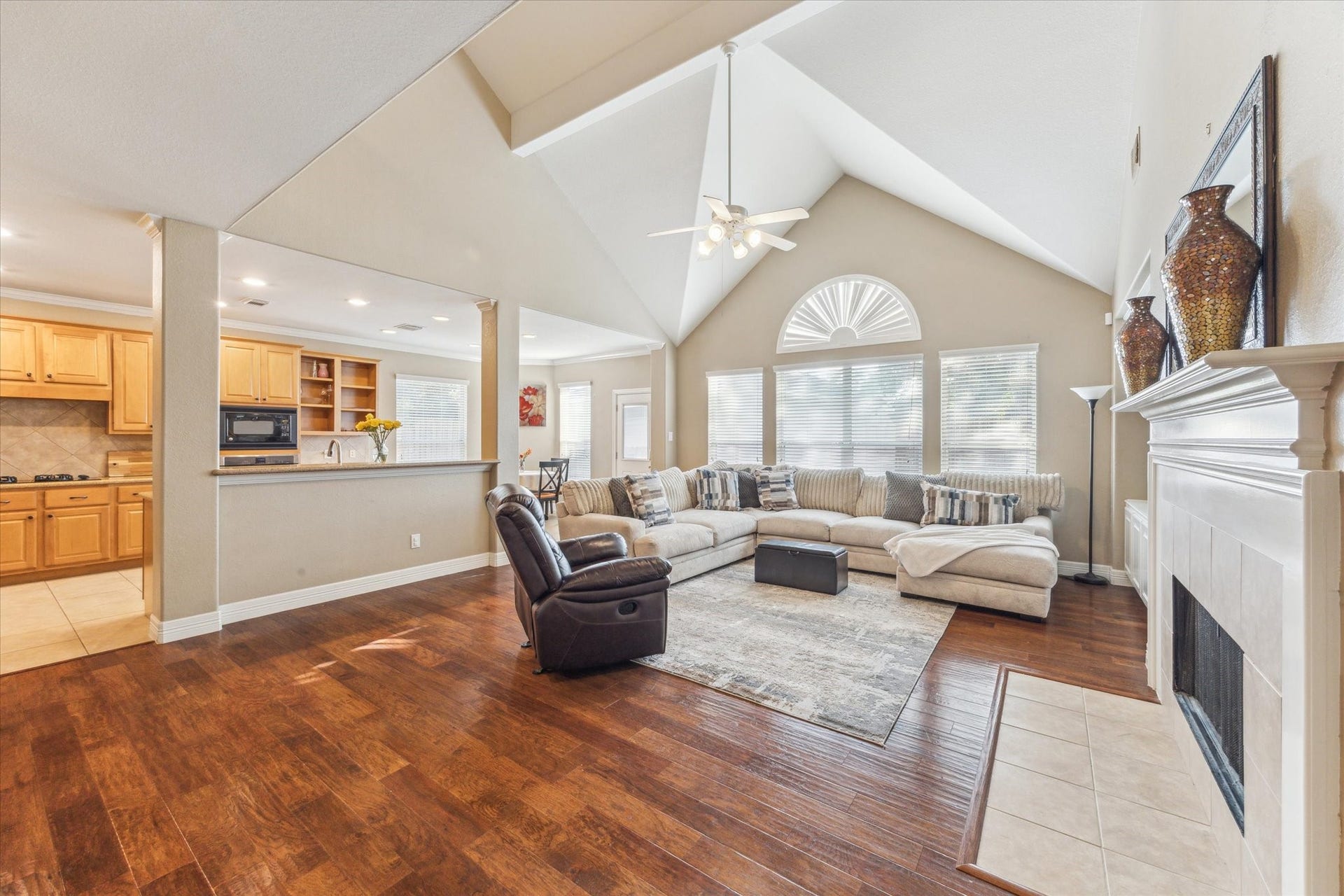 3608 Mahejan Drive, Pearland, TX 77584 3608 Mahejan Drive, Pearland, TX 77584
