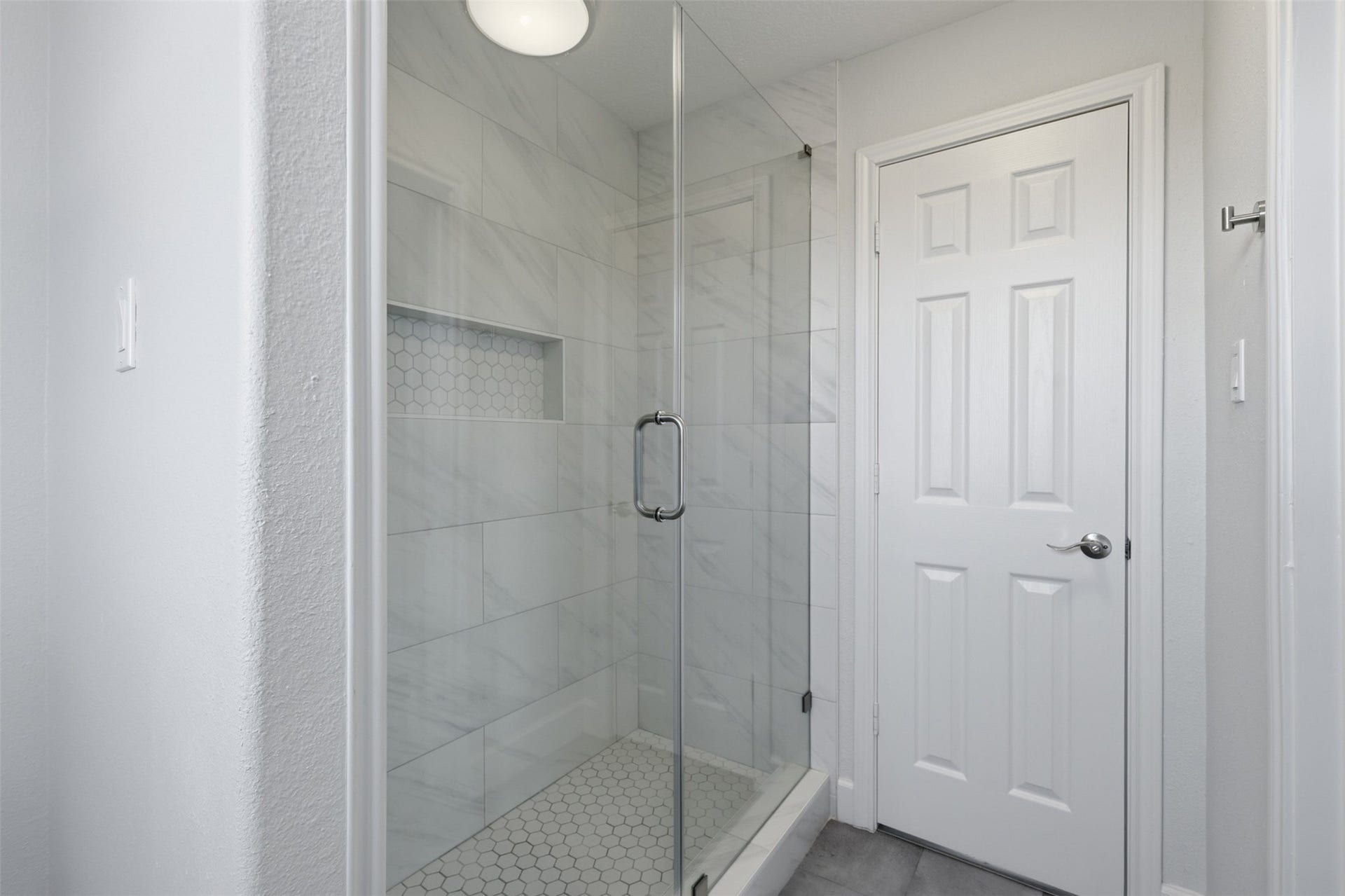 9026 Mcgallion Road, Houston, TX 77022 9026 Mcgallion Road, Houston, TX 77022