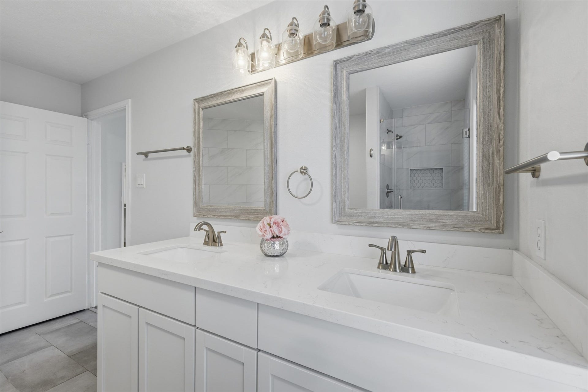 9026 Mcgallion Road, Houston, TX 77022 9026 Mcgallion Road, Houston, TX 77022