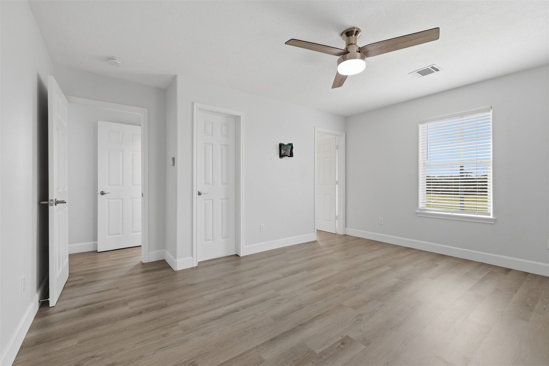 9026 Mcgallion Road, Houston, TX 77022 9026 Mcgallion Road, Houston, TX 77022