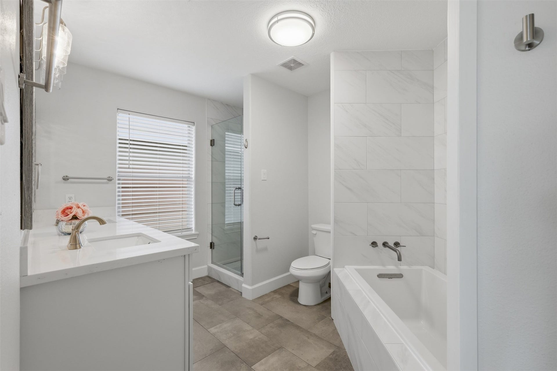 9026 Mcgallion Road, Houston, TX 77022 9026 Mcgallion Road, Houston, TX 77022