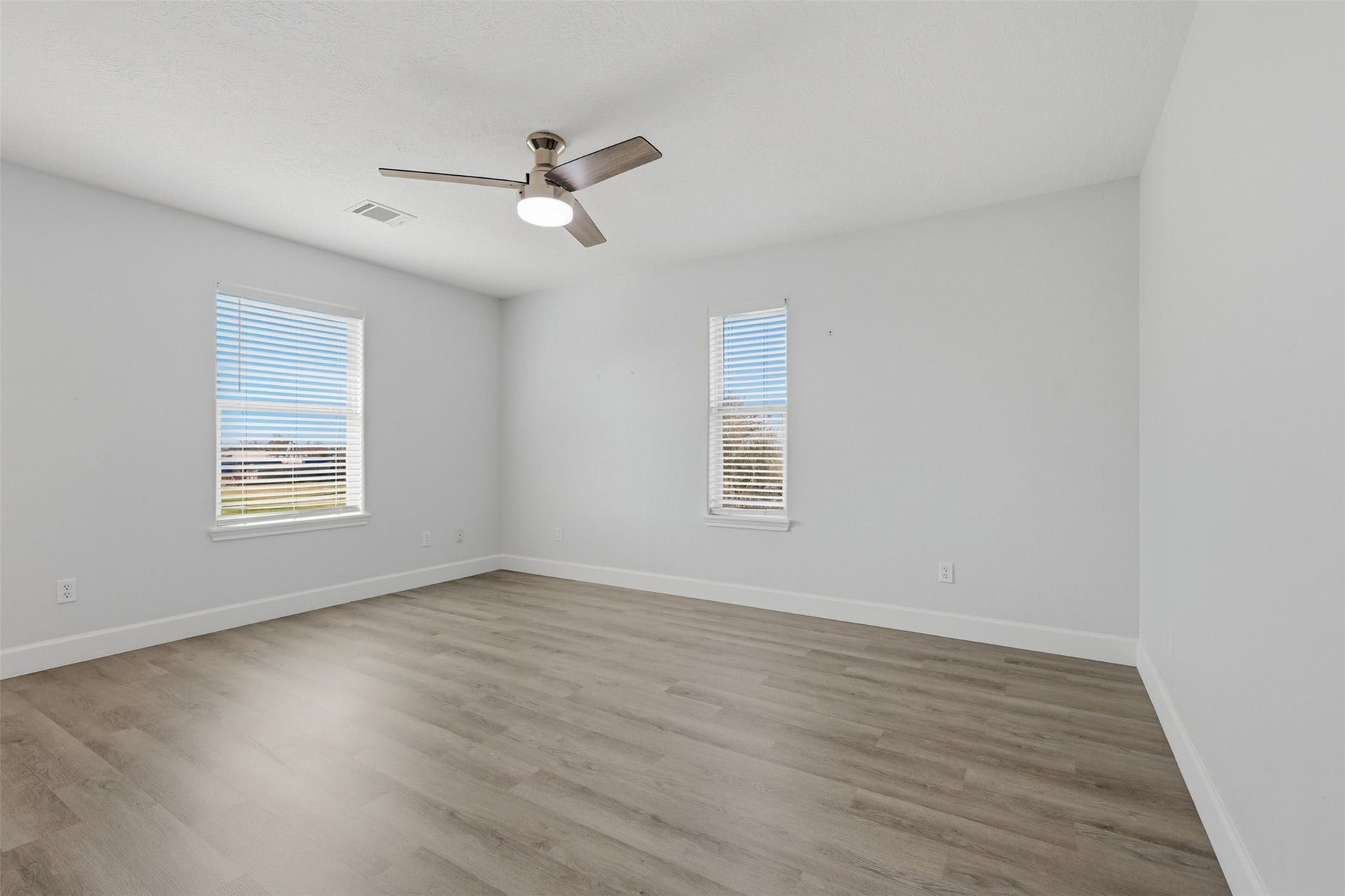 9026 Mcgallion Road, Houston, TX 77022 9026 Mcgallion Road, Houston, TX 77022