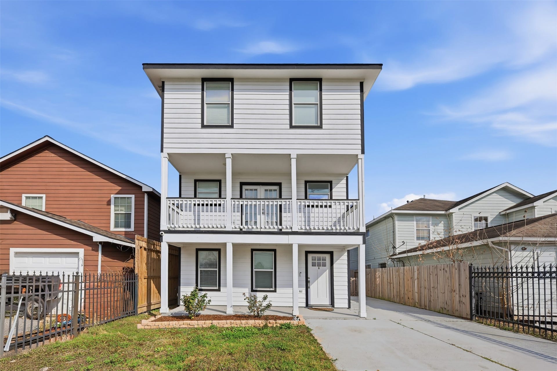 9026 Mcgallion Road, Houston, TX 77022 9026 Mcgallion Road, Houston, TX 77022