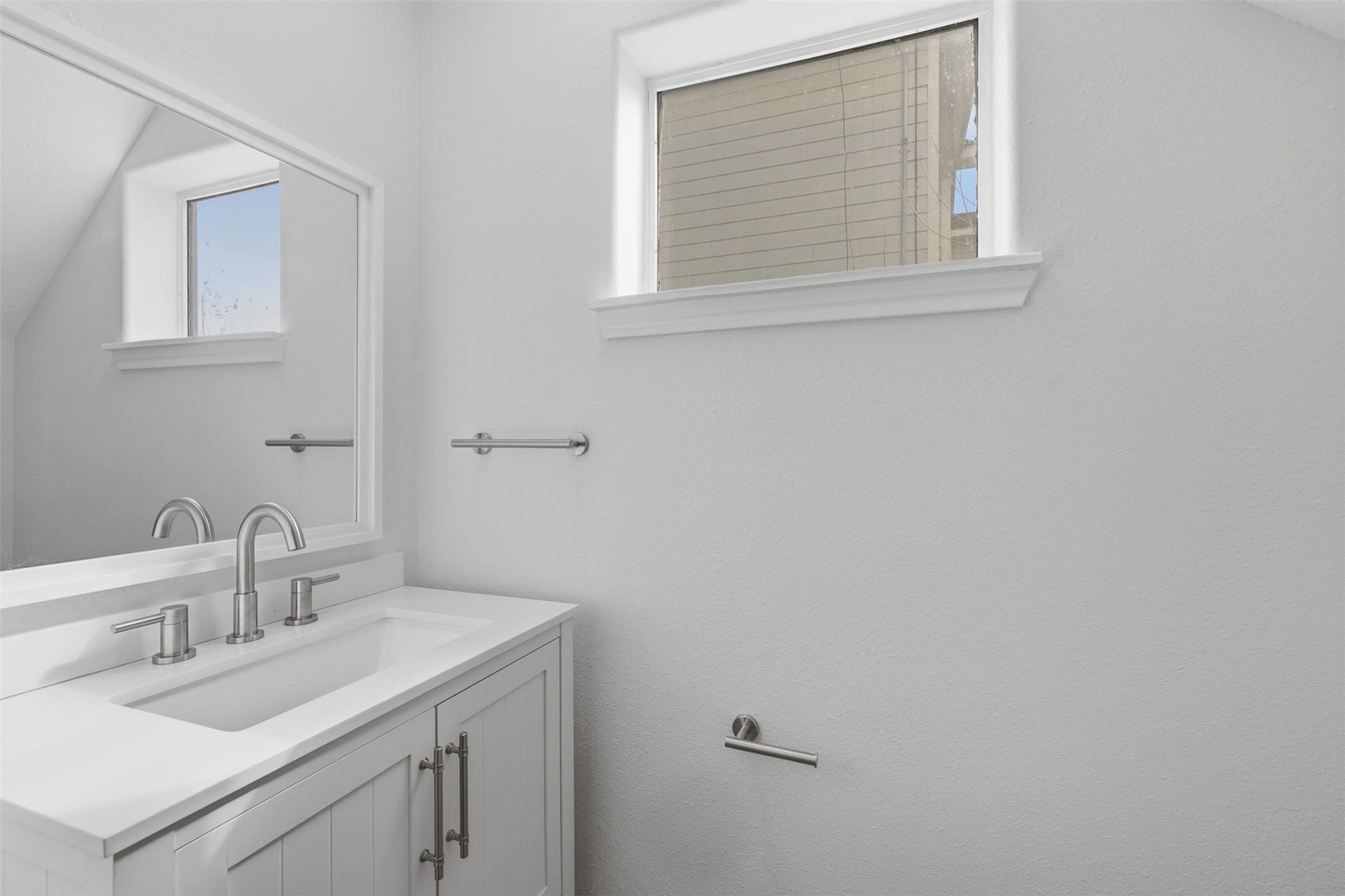 9026 Mcgallion Road, Houston, TX 77022 9026 Mcgallion Road, Houston, TX 77022