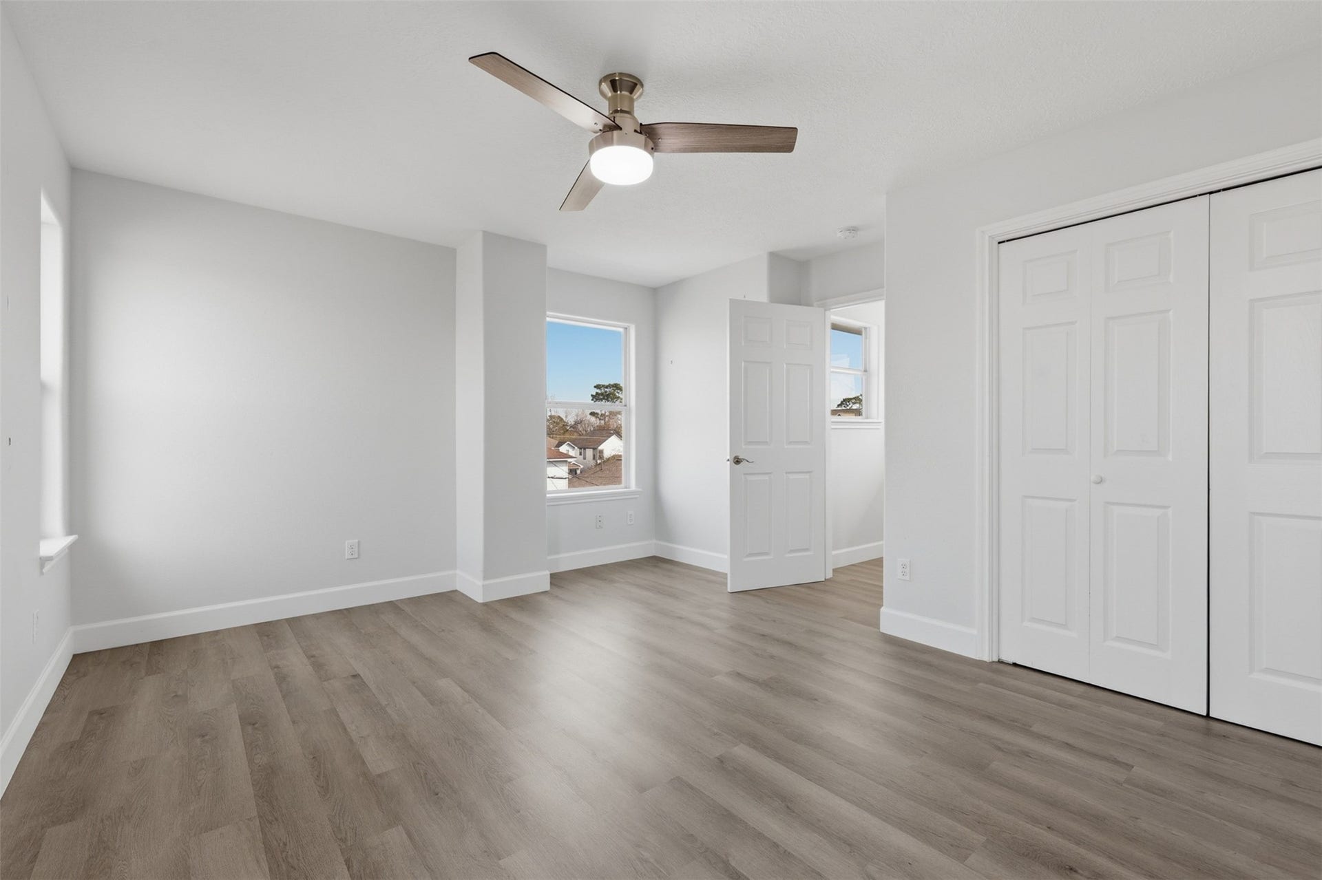 9026 Mcgallion Road, Houston, TX 77022 9026 Mcgallion Road, Houston, TX 77022