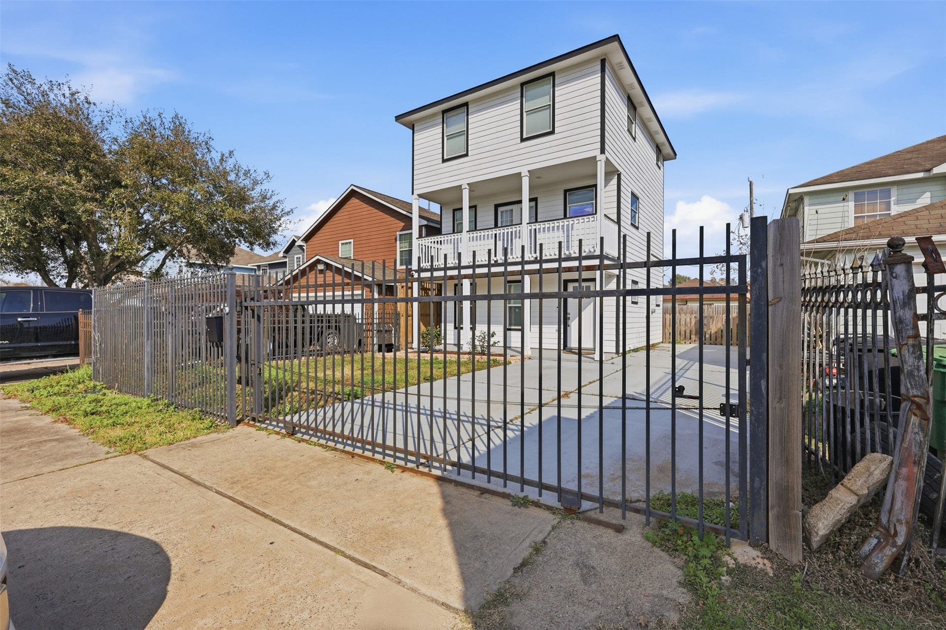 9026 Mcgallion Road, Houston, TX 77022 Fully gated