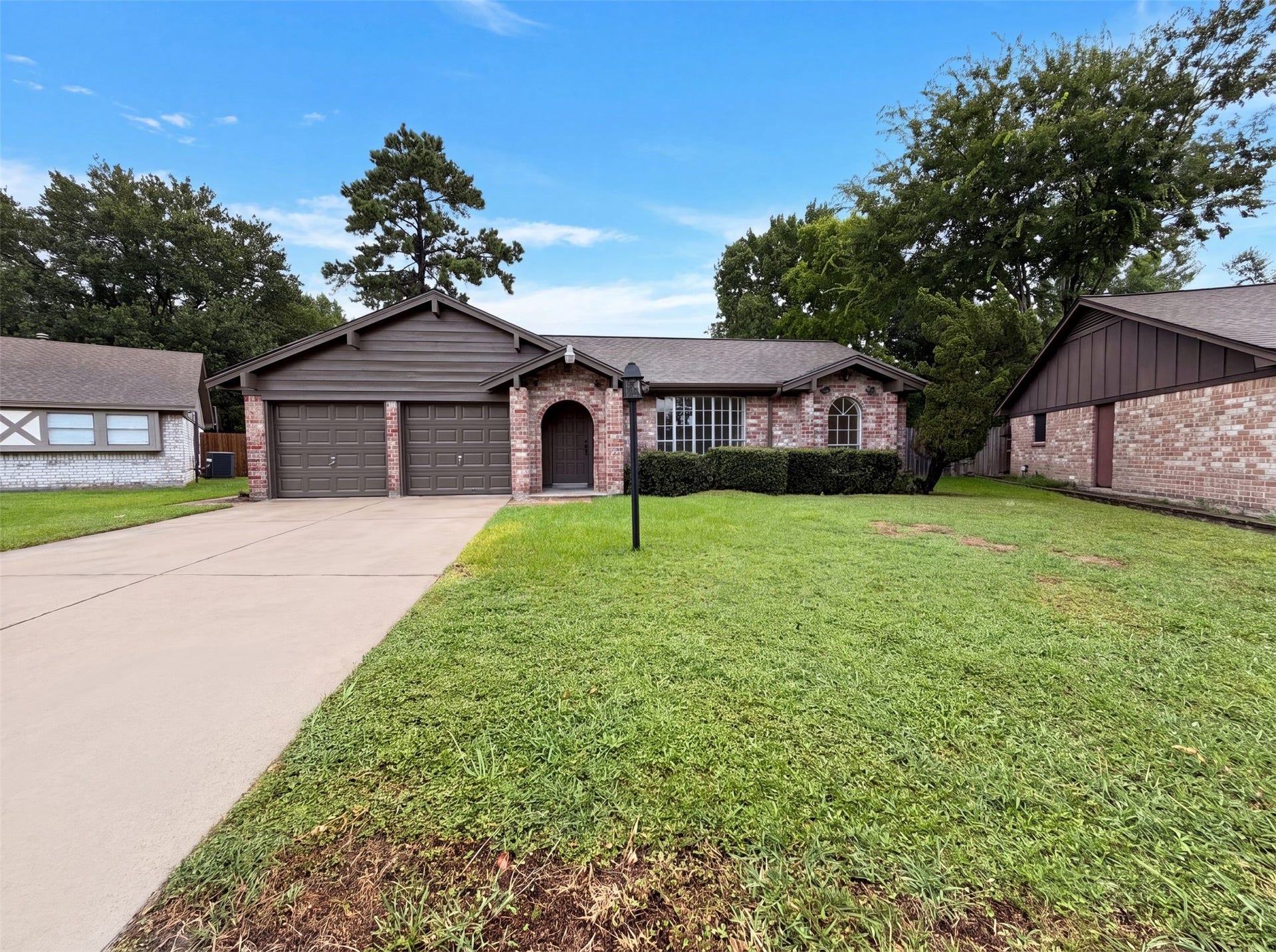 16338 Hollow Wood Drive, Houston, TX 77090 16338 Hollow Wood Drive, Houston, TX 77090