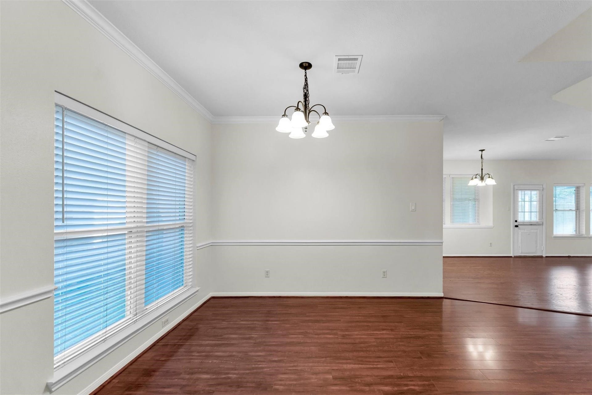 18 Dover Drive, Conroe, TX 77304 18 Dover Drive, Conroe, TX 77304