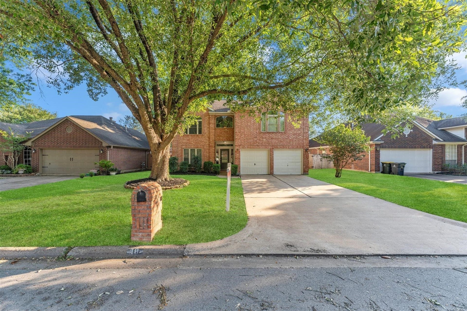 18 Dover Drive, Conroe, TX 77304 18 Dover Drive, Conroe, TX 77304